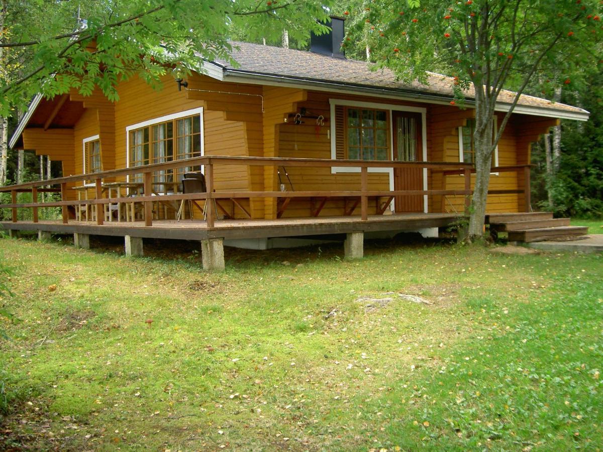 Kuus-Hukkala Hotel Harkala  Buitenkant foto